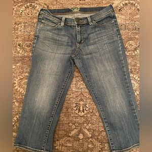 Old Navy Capri Jean - Size 8 - inseam length - 21 1/2 inches